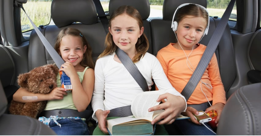 10 dicas para viajar seguro com as crianças no banco de trás